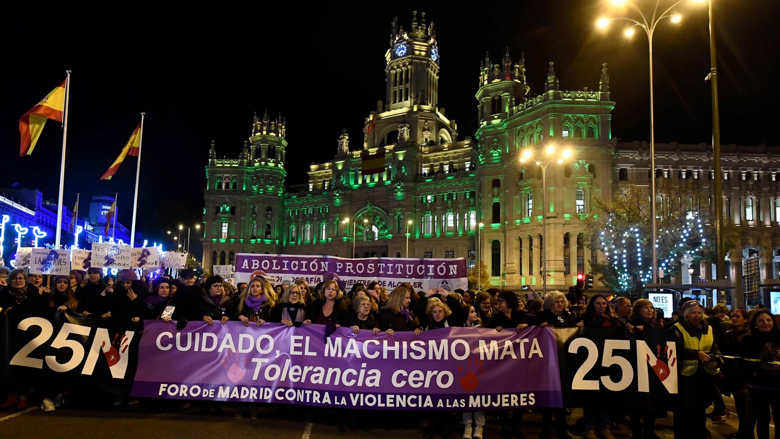 Decenas de miles de personas recorren las calles de España en contra de la violencia machista