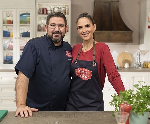 La cantante Nuria Fergó, visita "Hacer de comer" 