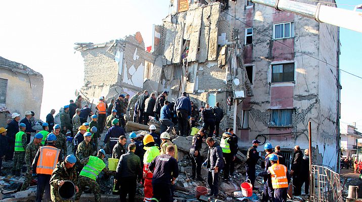 Terremoto en Albania con más de 15 muertos y 600 heridos