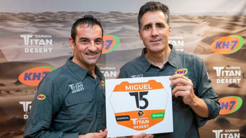 Miguel Indurain va a volver a competir en la Titan Desert, la carrera en bicicleta por el desierto en Marruecos. Lo hará junto a su hijo y seguirá el camino de otros ilustres exciclistas.