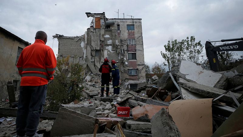 Las víctimas del terremoto en Albania se elevan ya a 26