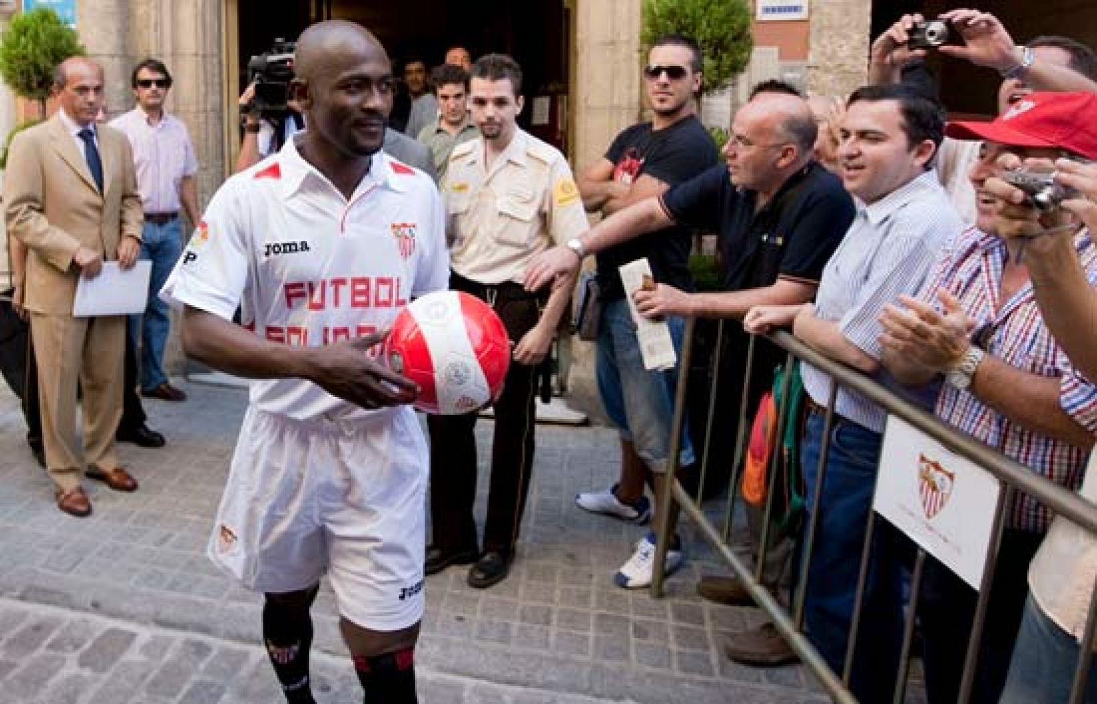 Zokora, fundamental para el Sevilla | Ver