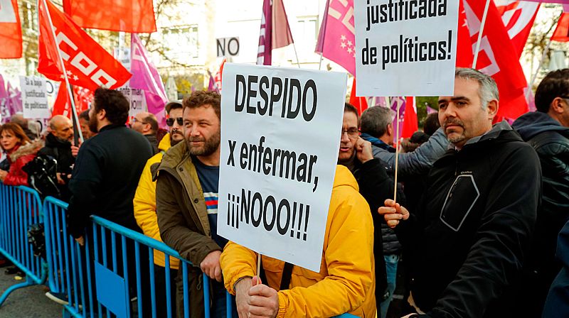 Los sindicatos protestan en varias ciudades españolas contra el "despido por enfermar"