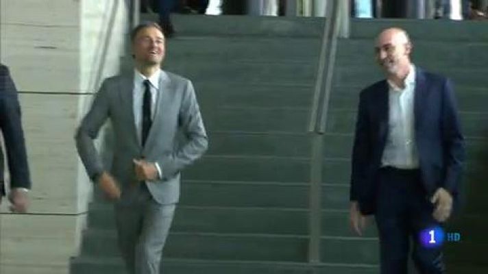 Telediario 1 - Luis Enrique regresa a la selección acusando de "desleal" a Robert Moreno