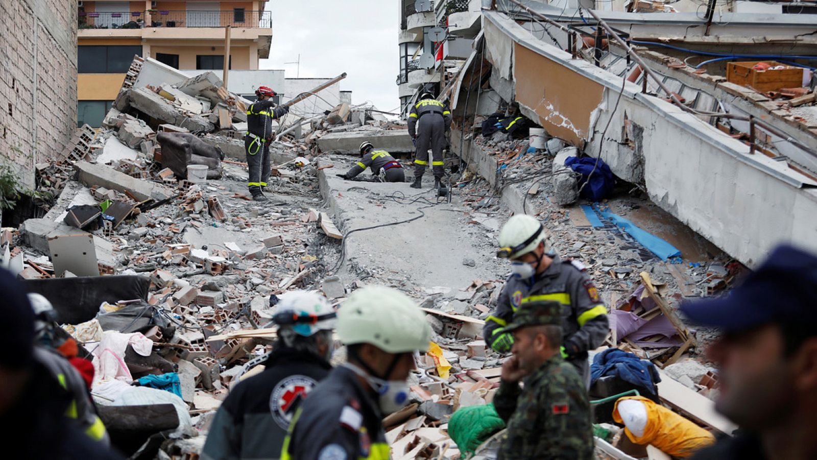 La cifra de muertos por el terremoto de Albania se eleva a 40 mientras continúan las labores de búsqueda