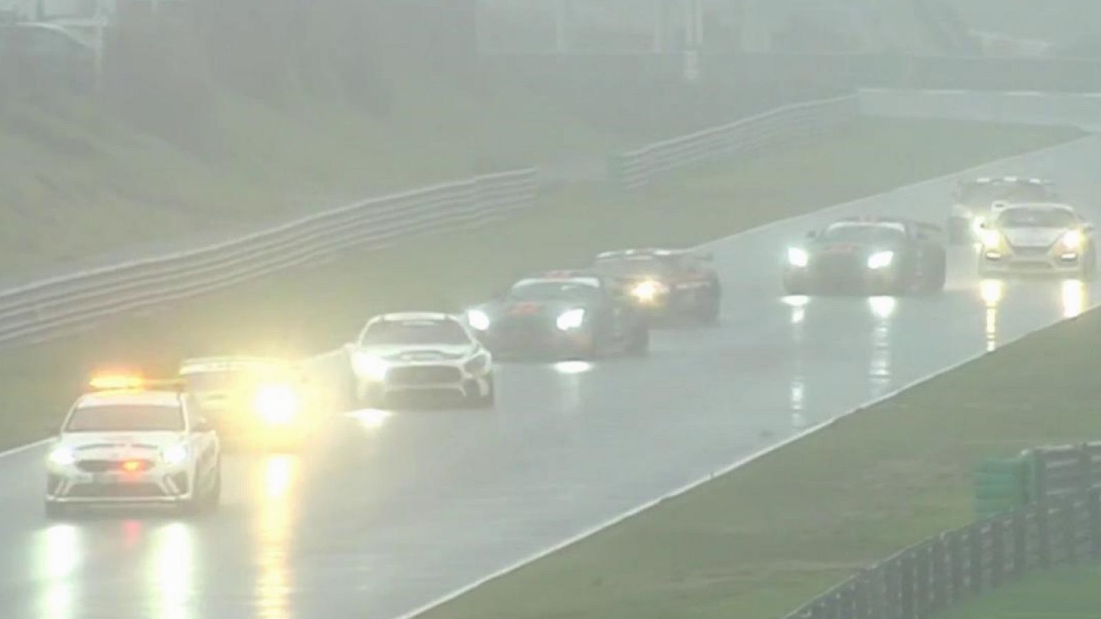 Automovilismo - GT4 European Series. 2ª carrera. Prueba Estoril. Resumen - ver ahora