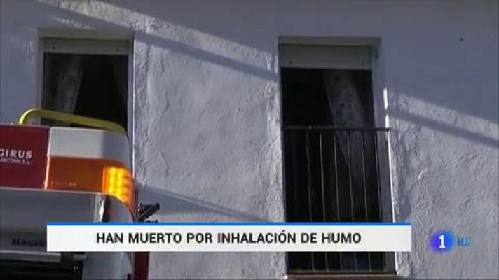 Telediario 1 - Un matrimonio octogenario y su hijo fallecen en el incendio de su casa en un pueblo de Granada