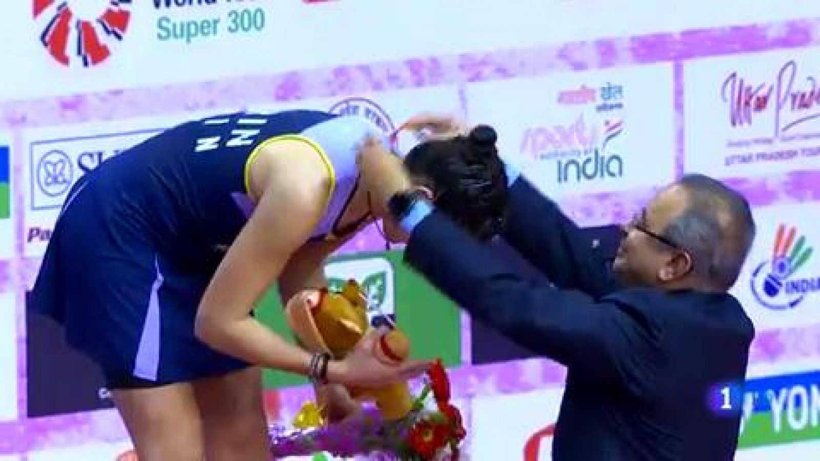 La española Carolina Marín, campeona olímpica y mundial, derrotó este domingo a la tailandesa Phittayaporn Chaiwan por 21-12 y 21-16, adjudicándose la victoria en el Syed Modi International Badminton Championship en la India.