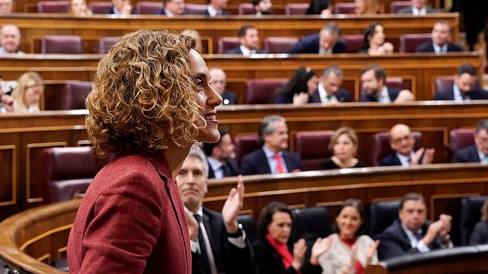 Especiales informativos - Los desayunos de TVE: Constitución de las Cortes (2ª parte)