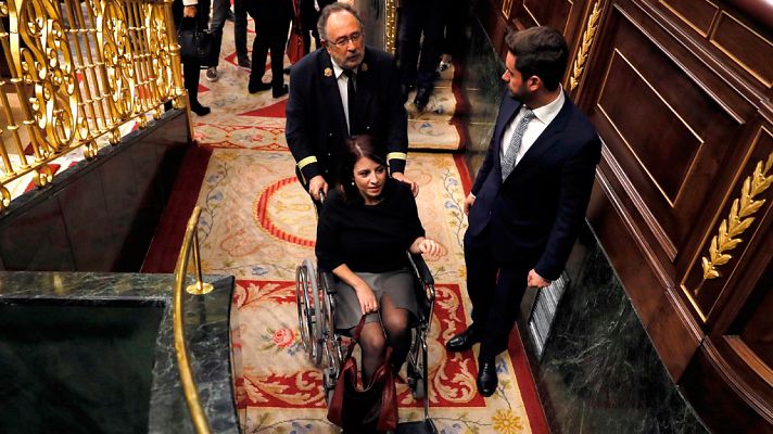 Telediario 1 - La XIV legislatura arranca con una sesión tranquila pero llena de anécdotas