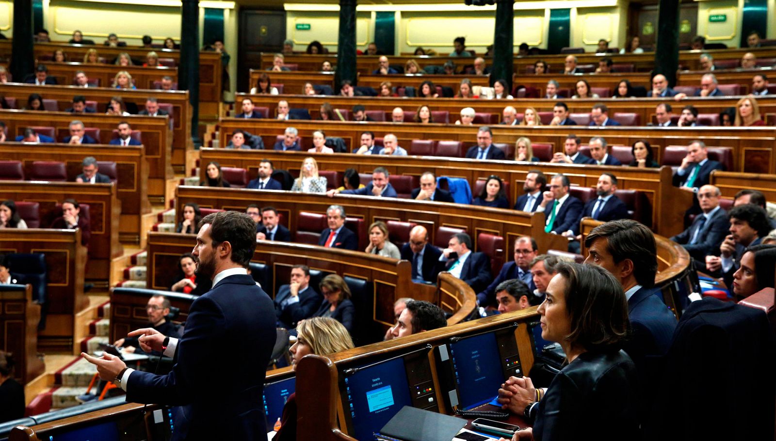 Las diversas formas de jurar la constitución provocan los primeros enfrentamientos en la nueva legislatura - RTVE.es | Ver