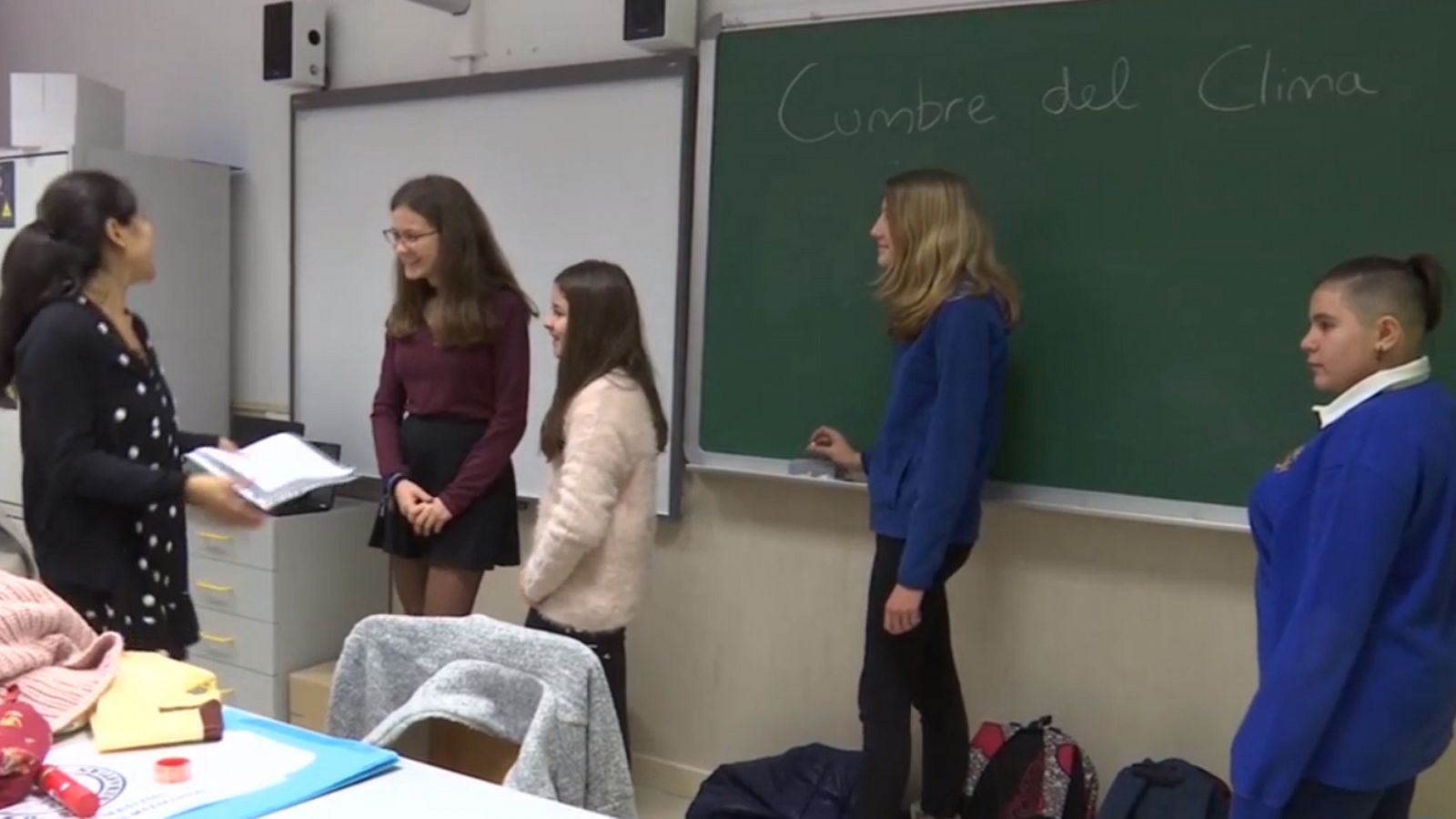 Cumbre del Clima | Los jóvenes de El Boalo llevan su lucha contra el plástico a la Cumbre del Clima - RTVE.es