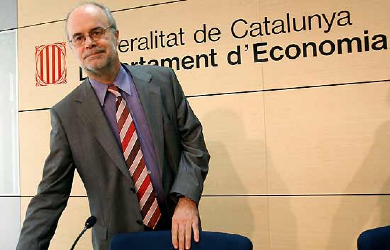 El conseller de Economía, Antoni Castells, explica las cuantías acordadas en el nuevo modelo de financiación autonómica.