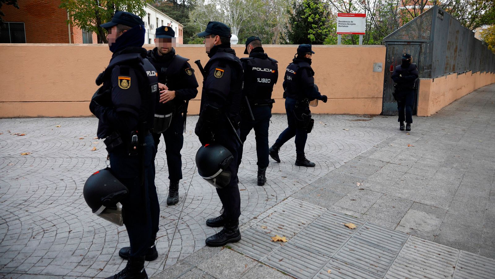 La Policía investiga la granada que ha aparecido en el centro de menores de Hortaleza y algunos partidos culpan a vox