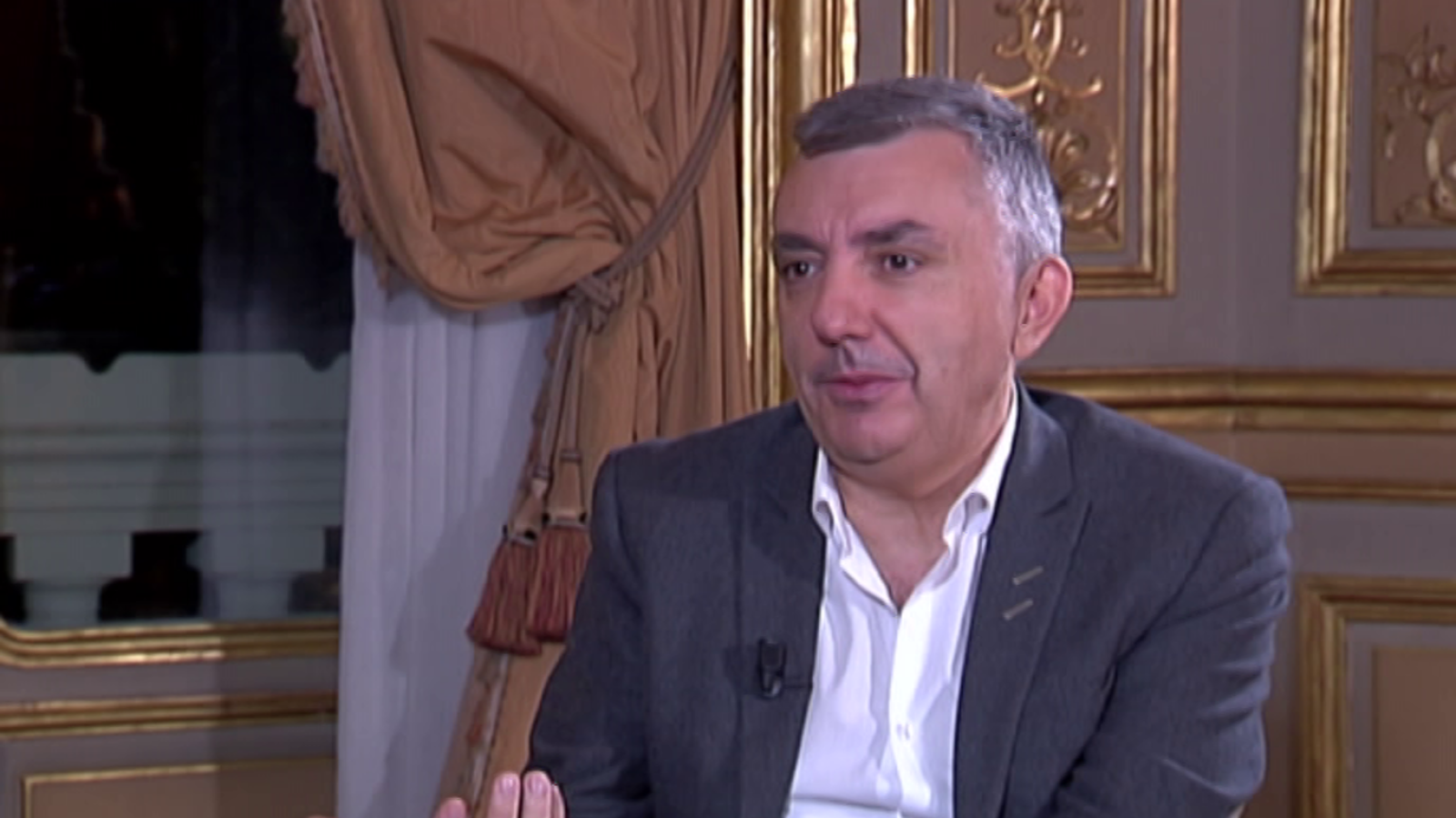 Conversatorios en Casa de América - Manuel Vilas (finalista Premio Planea 2019) - ver ahora