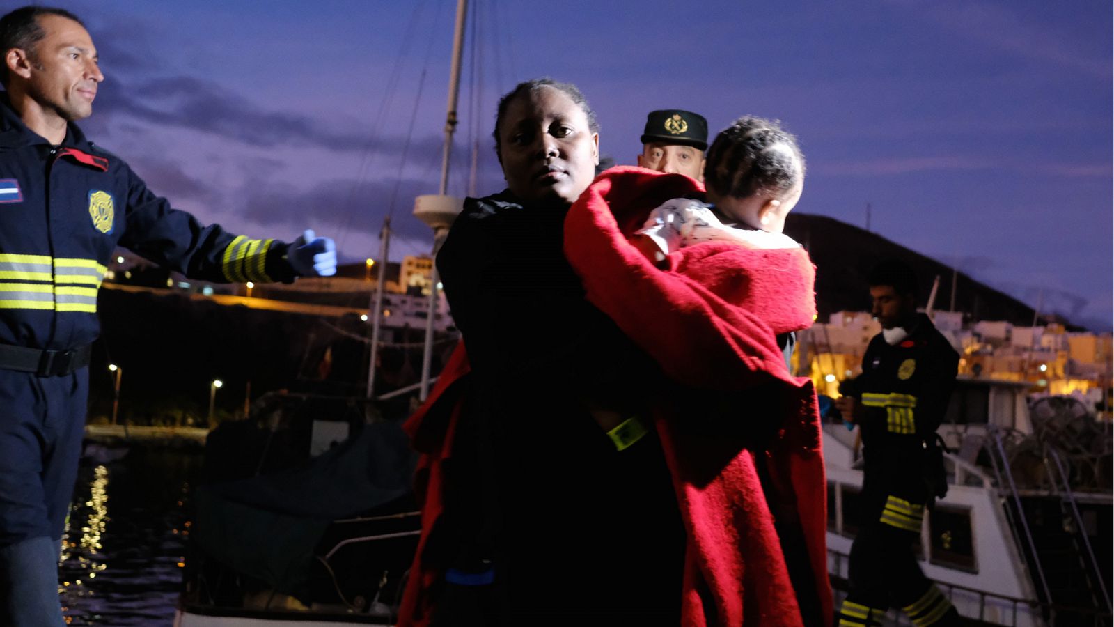Mueren 57 migrantes al naufragar en Mauritania una patera que se dirigía a Canarias