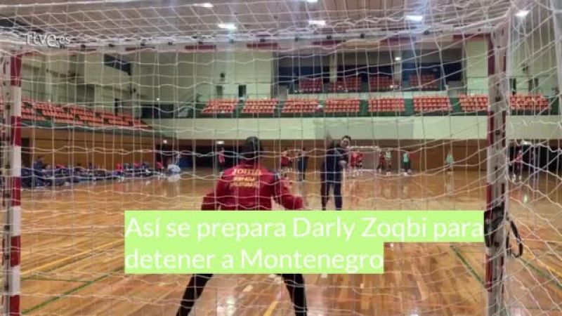 Las guardametas españolas se entrenan a las órdenes de Vicente Álamo para el importante partido contra Montenegro, con el que finalizará la primera fase del Mundial.
