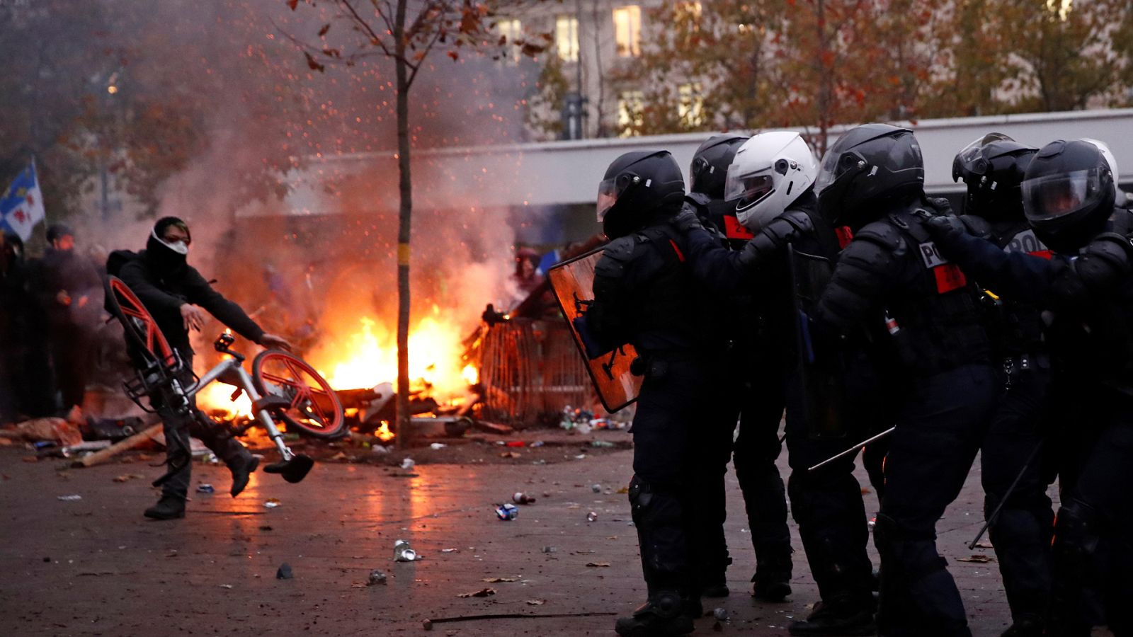 Cargas policiales en París durante la huelga contra la reforma de las pensiones