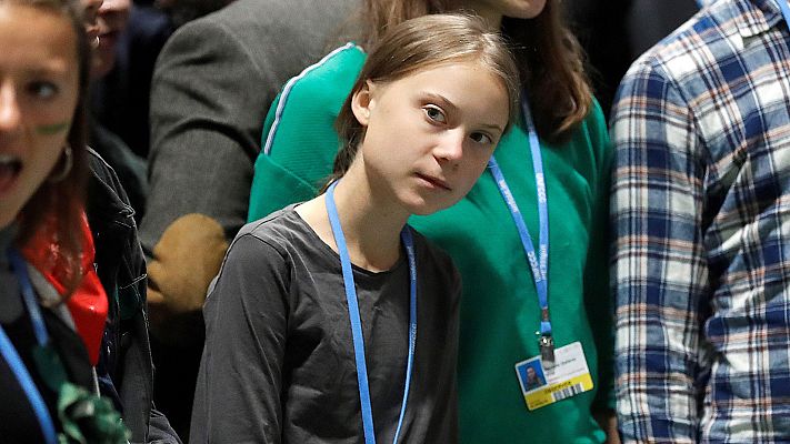 Telediario 1 - Greta Thunberg llega a Madrid y visita por sorpresa la Cumbre del Clima