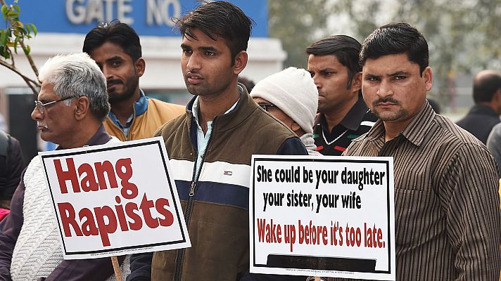 La policía india mata a cuatro hombres por una violación