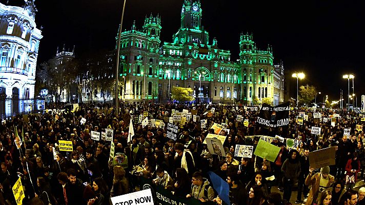 Telediario 1 - Multitudinaria marcha contra el cambio climático en Madrid