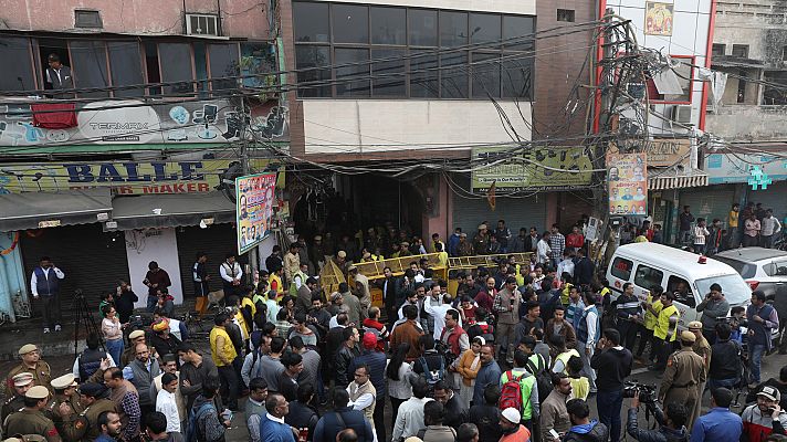 43 personas mueren en el incendio de una fábrica de Nueva Delhi