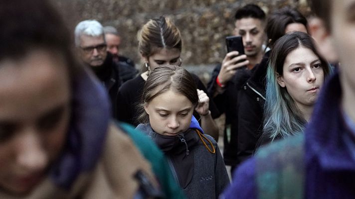 Greta Thunberg visita por sorpresa la Cumbre Social en la Universidad Complutense de Madrid