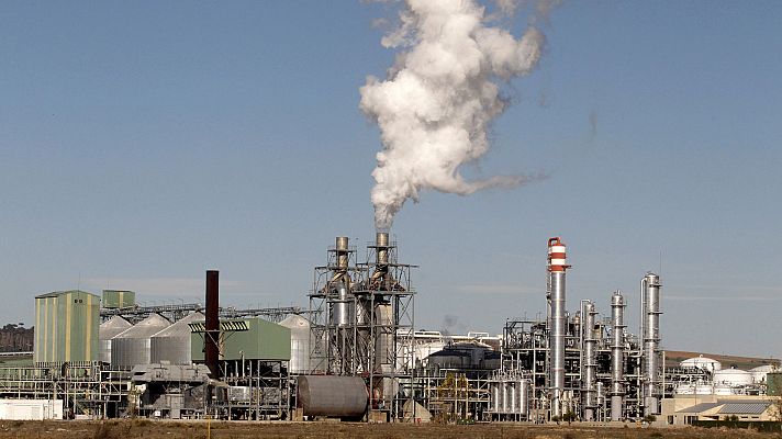 Informativo 24h - El Banco Europeo de Inversiones dejará de financiar proyectos de combustibles fósiles en 2021