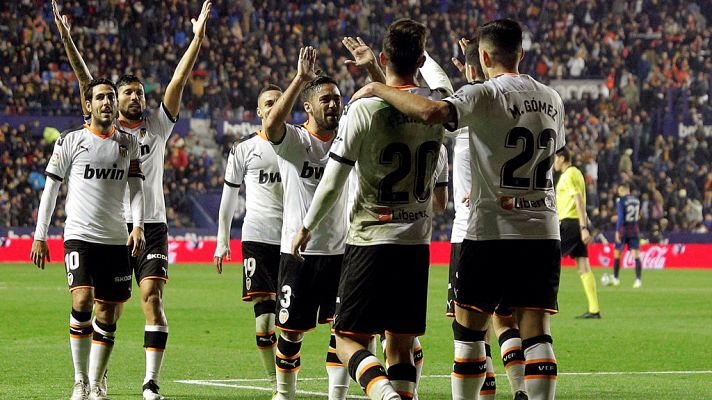 Telediario 1 - El Valencia se juega el pase a octavos de Champions en Amsterdam
