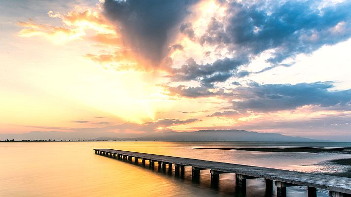 El tiempo - Vientos con intervalos de fuerte en el bajo Ebro, Pirineos, Ampurdán y Menorca
