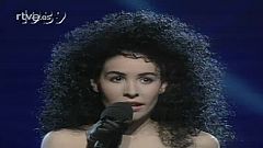 Eurovisión - Nina interpreta "Nacida para amar" el Festival de Eurovisión de 1989