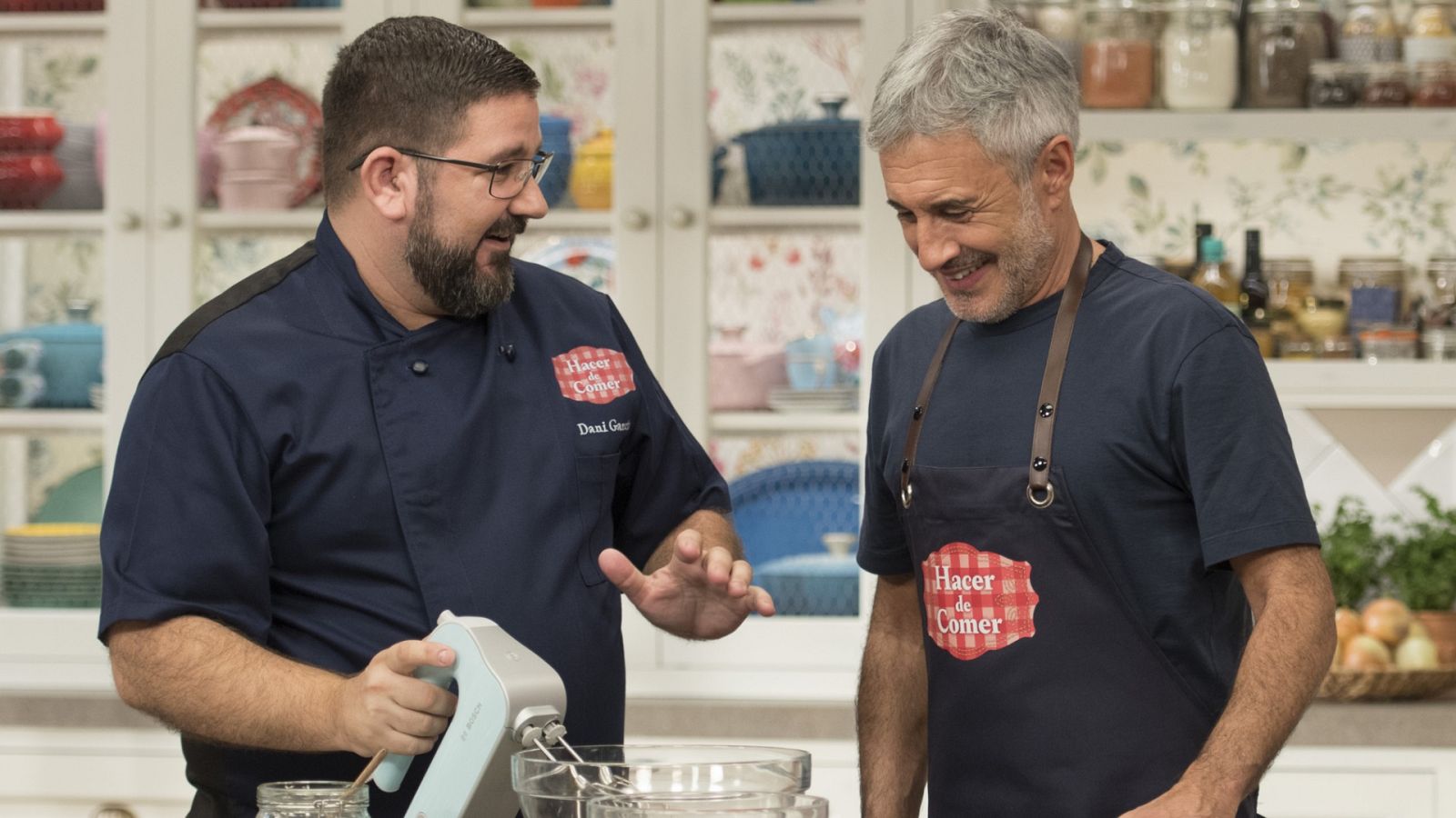 Hacer de comer - Arroz con bacalao y suflé de fresa - ver ahora