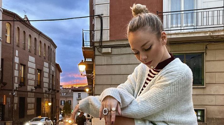 Ester Expósito estalla: no está saliendo con Karim Benzema