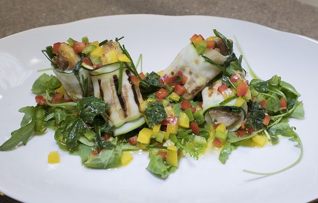 RTVE Cocina - "Rollito de calabacín con pollo" de Dani García