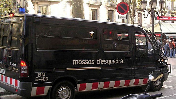 Telediario 1 - El juez envía a prisión a dos acusados de violar a dos chicas en Manresa