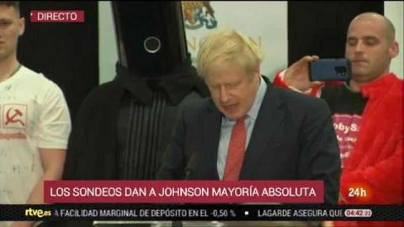 Elecciones Reino Unido 2019 | Johnson celebra una victoria que le permitir cumplir con el "Brexit" - RTVE.es - La noche en 24h | Ver