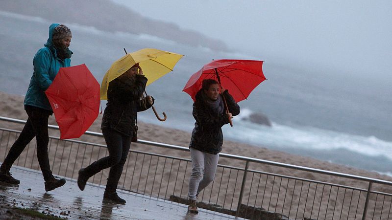Alerta roja en Santander por vientos y fenómenos costeros