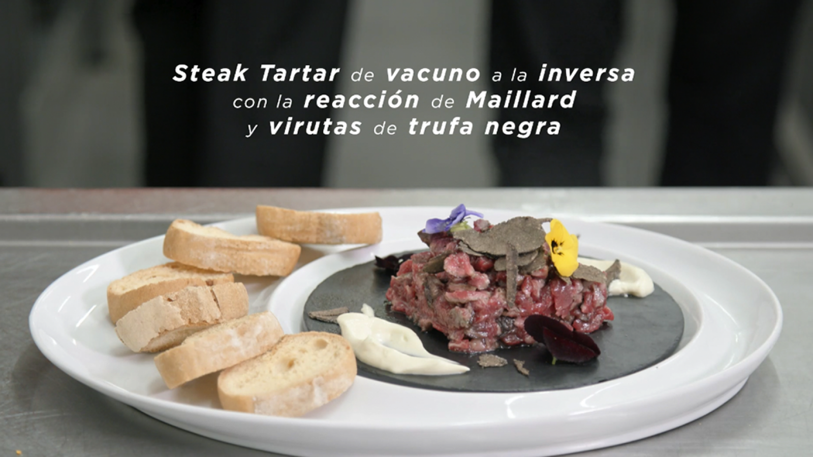 La Ciencia la Salud - Receta de Steak Tartar de vacuno a la inversa con la reacción de Maillard y virutas de trufa negra