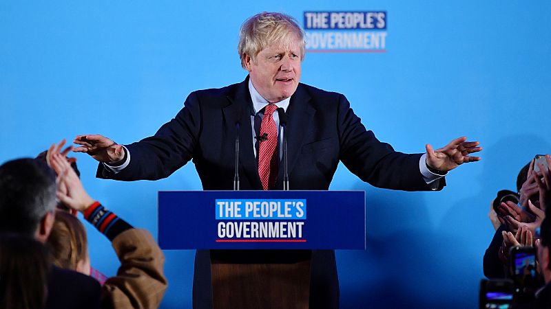 Johnson logra una amplia mayora absoluta para culminar el 'Brexit'