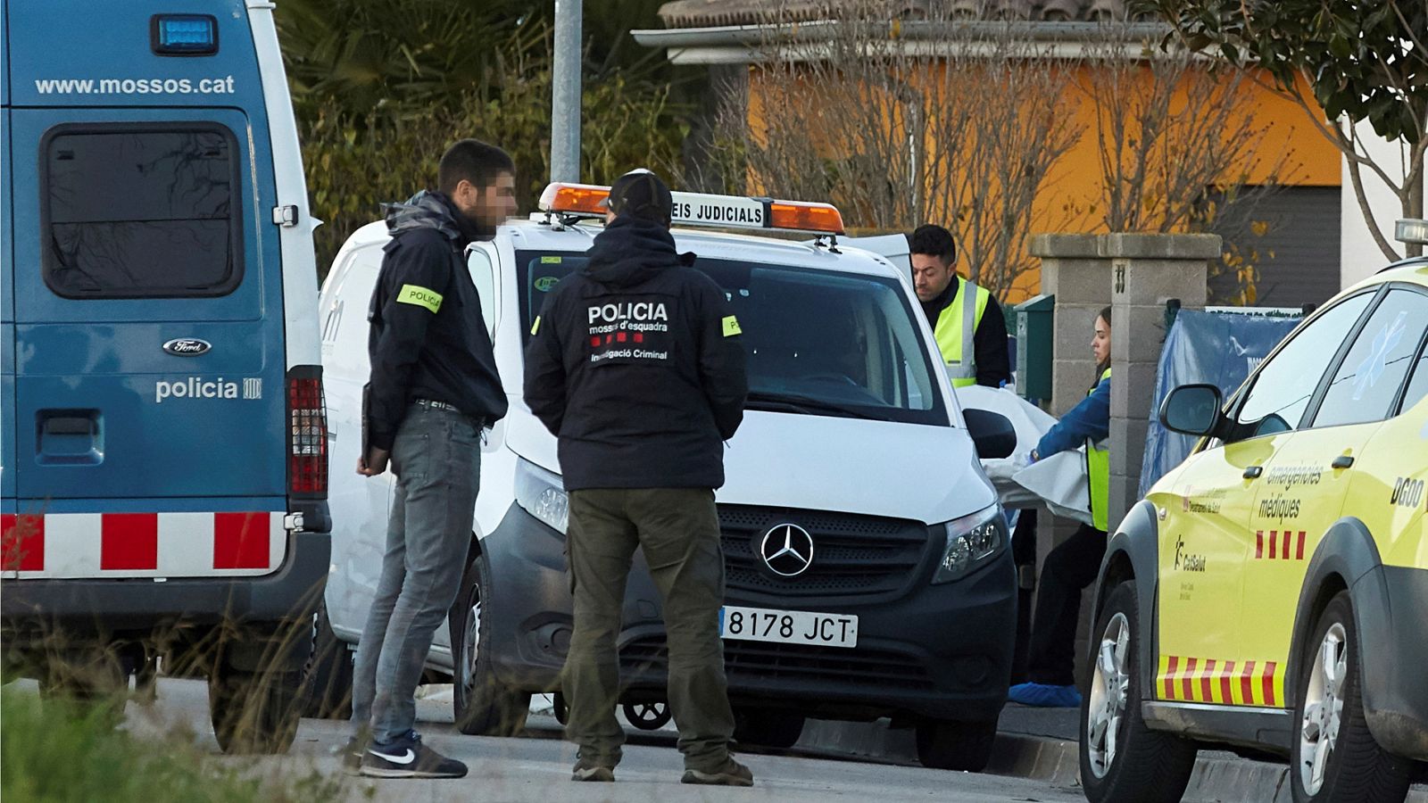 Sucesos: Hallan muertas a dos niñas en su casa en Vilobí, en Girona, y su madre se suicida - RTVE.es