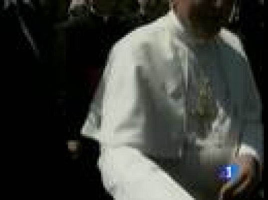 El Papa, operado de una fractura 