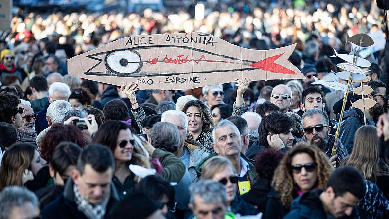 El movimiento de las 'sardinas' se manifiesta en Roma contra la ultraderecha