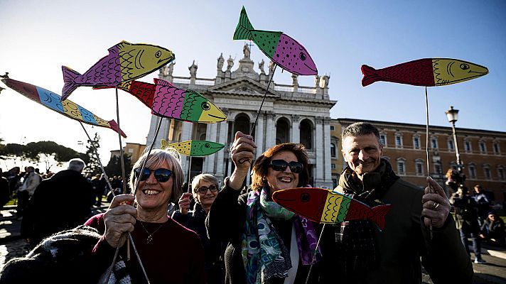 Telediario 1 - Decenas de miles de 'sardinas' se manifiestan en Roma contra las políticas de la ultraderecha