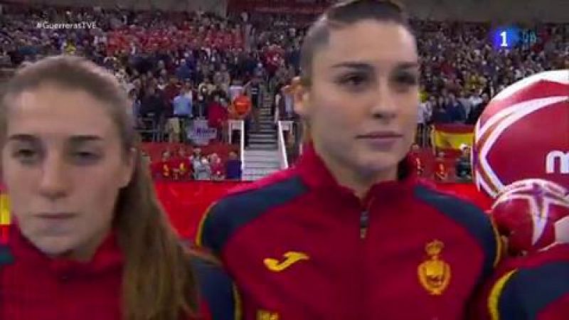 La seleccin femenina espaola de balonmano se ha proclamado subcampeona del mundo al perder la final con Holanda por 29-30.