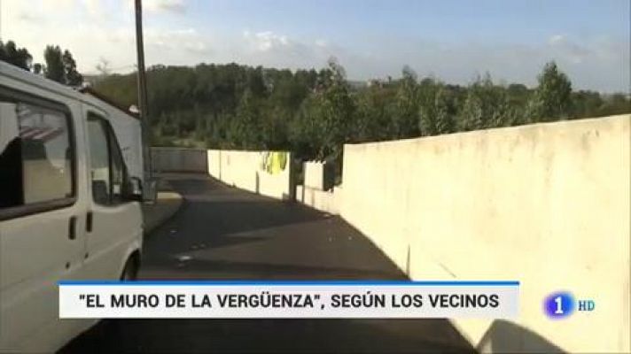 El "muro de la vergüenza" portugués deja aislado a un barrio gitano en Leiría