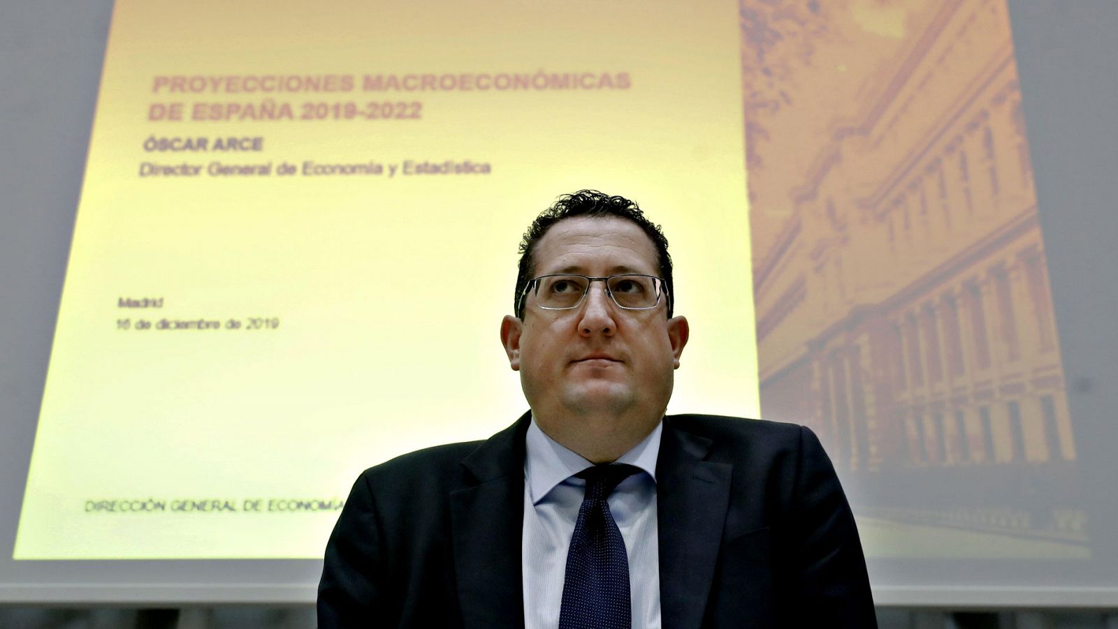 Déficit - El Banco de España vaticina que el déficit superará en cinco décimas lo previsto por el Gobierno