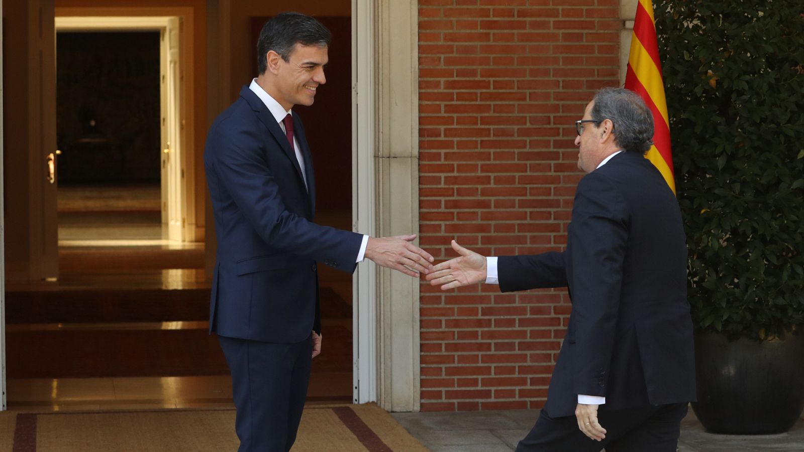 Sánchez llama a todos los presidentes autonómicos y acepta reunirse con Torra si hay Gobierno