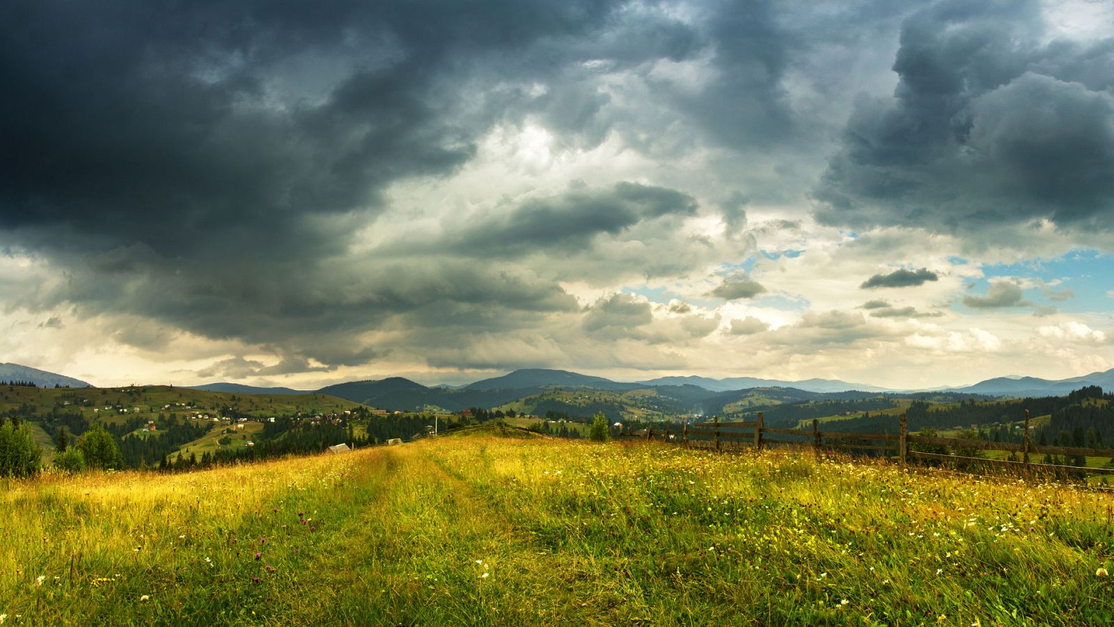 Precipitaciones localmente fuertes en el noroeste peninsular y viento fuerte en el sistema Central - ver ahora