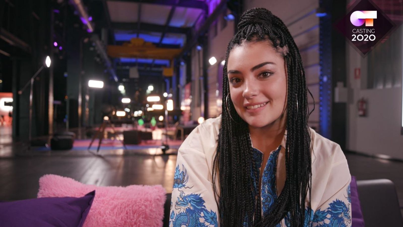 OT 2020 - Violeta, la finalista de OT 2020 que quiere normalizar llevar gafas de sol siempre - RTVE.es