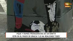 Un graffiti de un beso entre Ramos y Piqué aparece en Barcelona